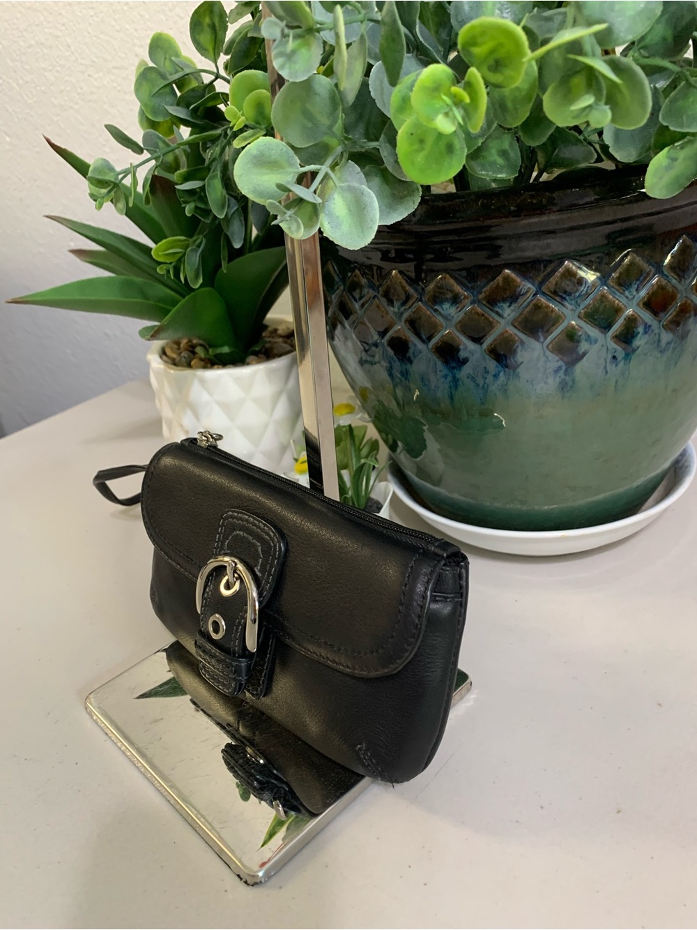 💕💕Coach Black Leather Wristlet Clutch with Buckle Accent - Picture 3 of 11